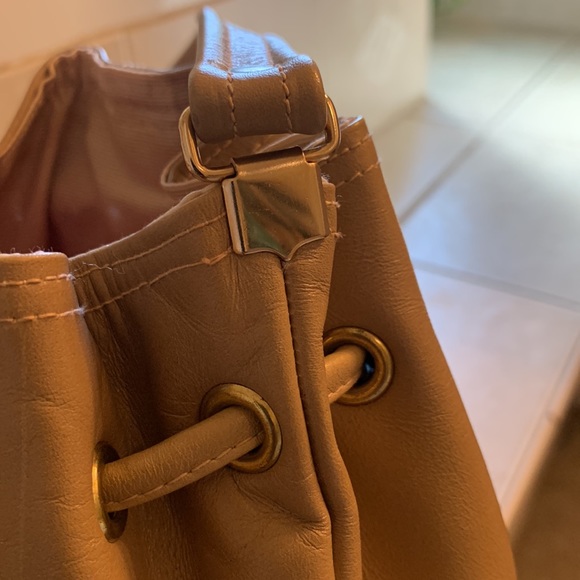 Allison all Leather Vintage Drawstring Bucket Bag - Picture 7 of 9